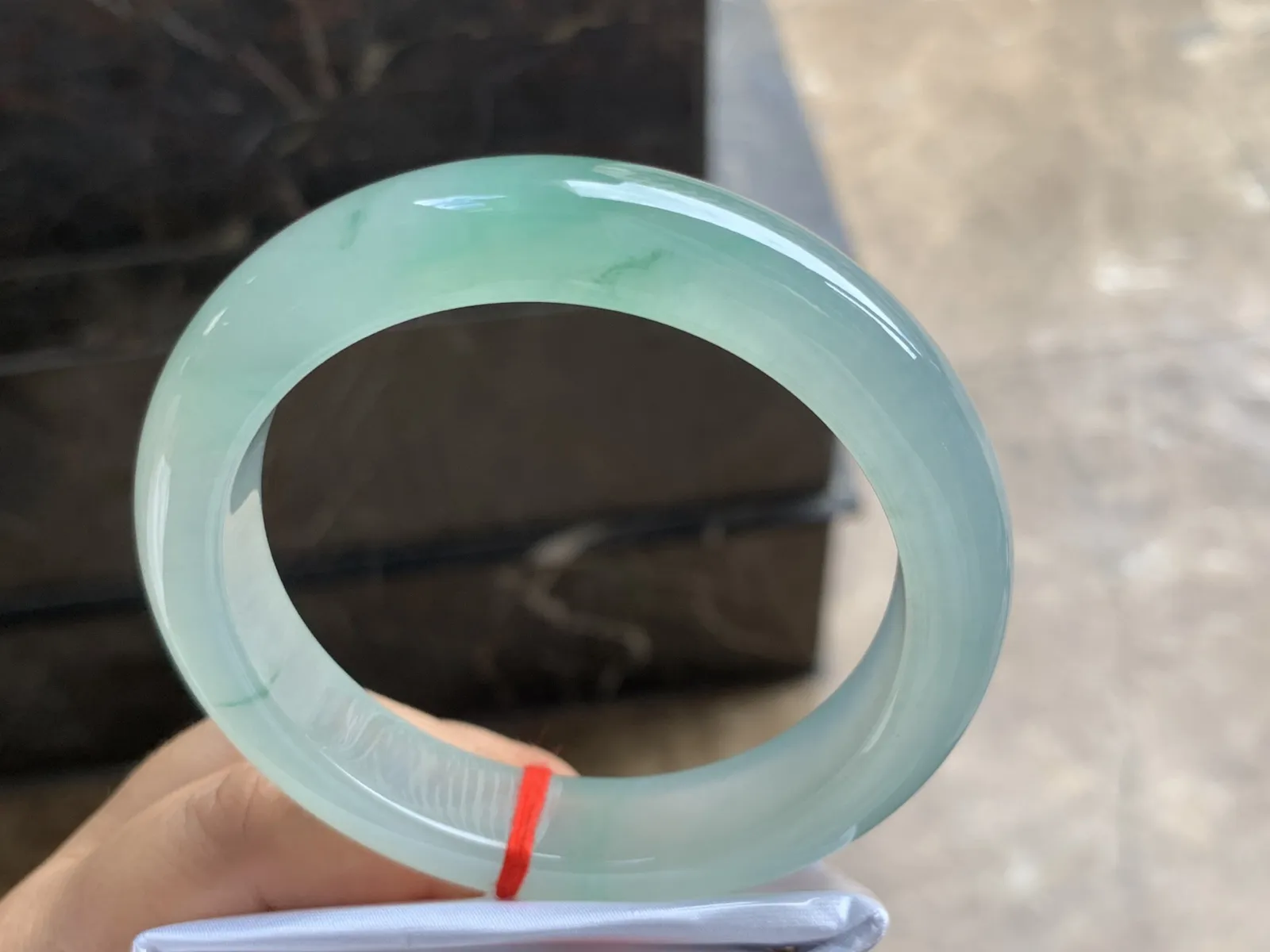 60.5-13.2-9.2mm
冰种晴水手镯 冰透莹润 起胶感