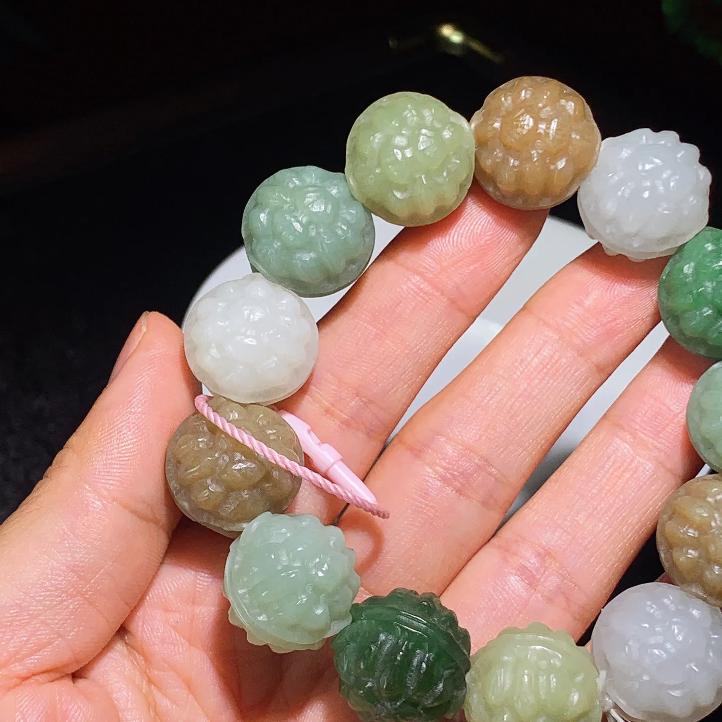 新疆和田玉多宝富贵长寿龟壳手串。单颗尺寸18重96.5克 玉质细腻油润 底色纯净 脂粉好，品质好。lt251013