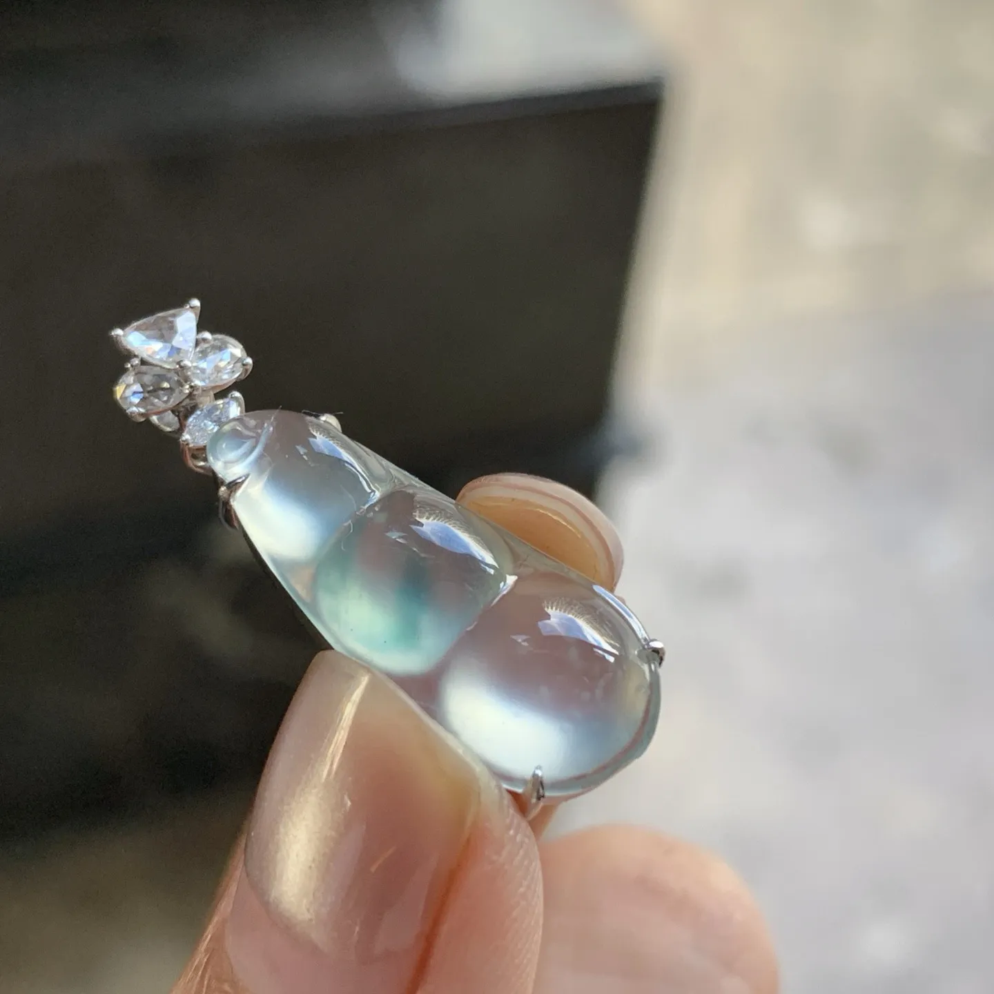 金钻镶嵌高冰蓝花豆子^_^荧光十足 透亮水润