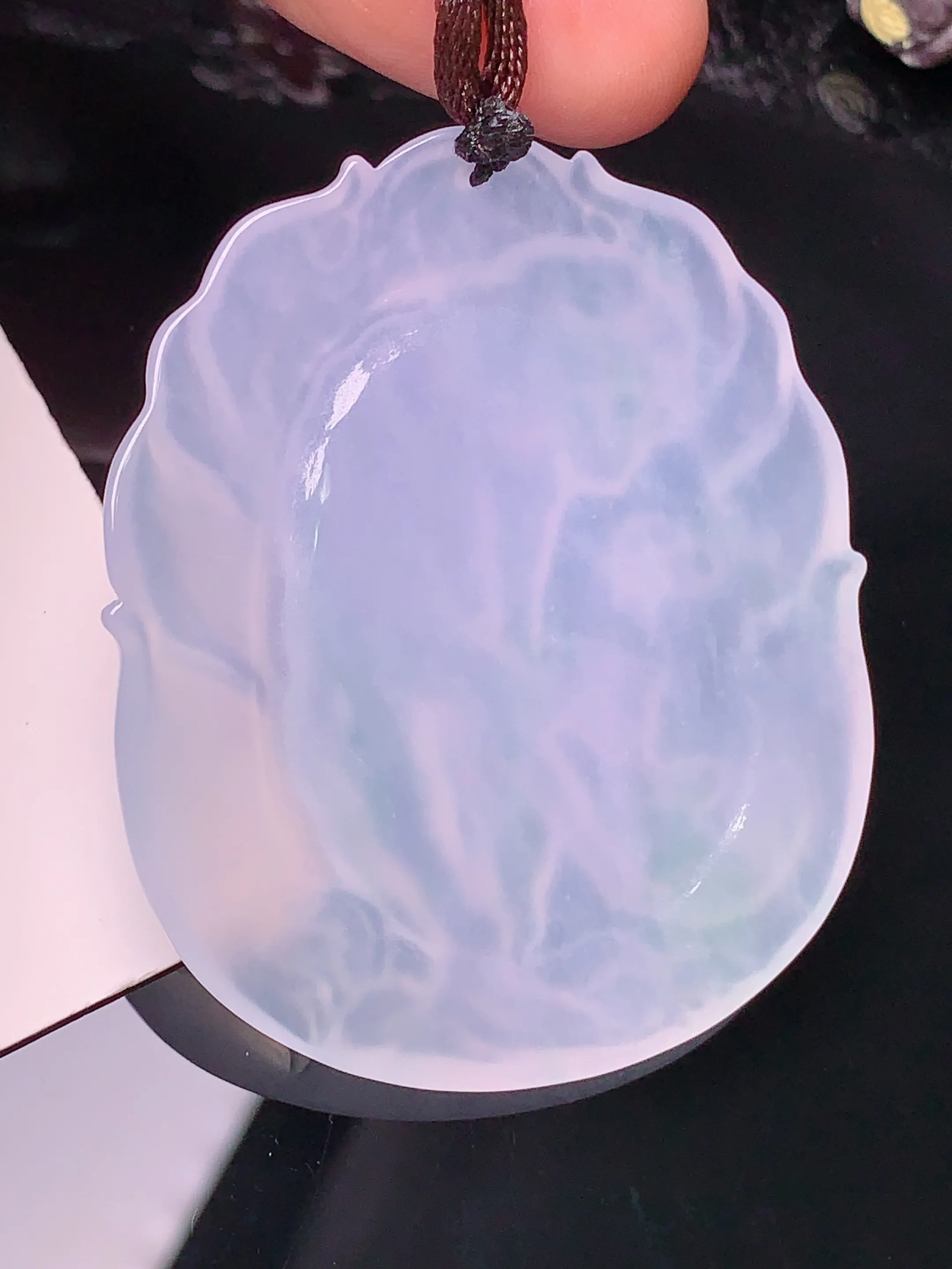 冰种生肖虎吊坠 玉质细腻 色泽清新艳丽 整体尺寸50.8*42.5*6