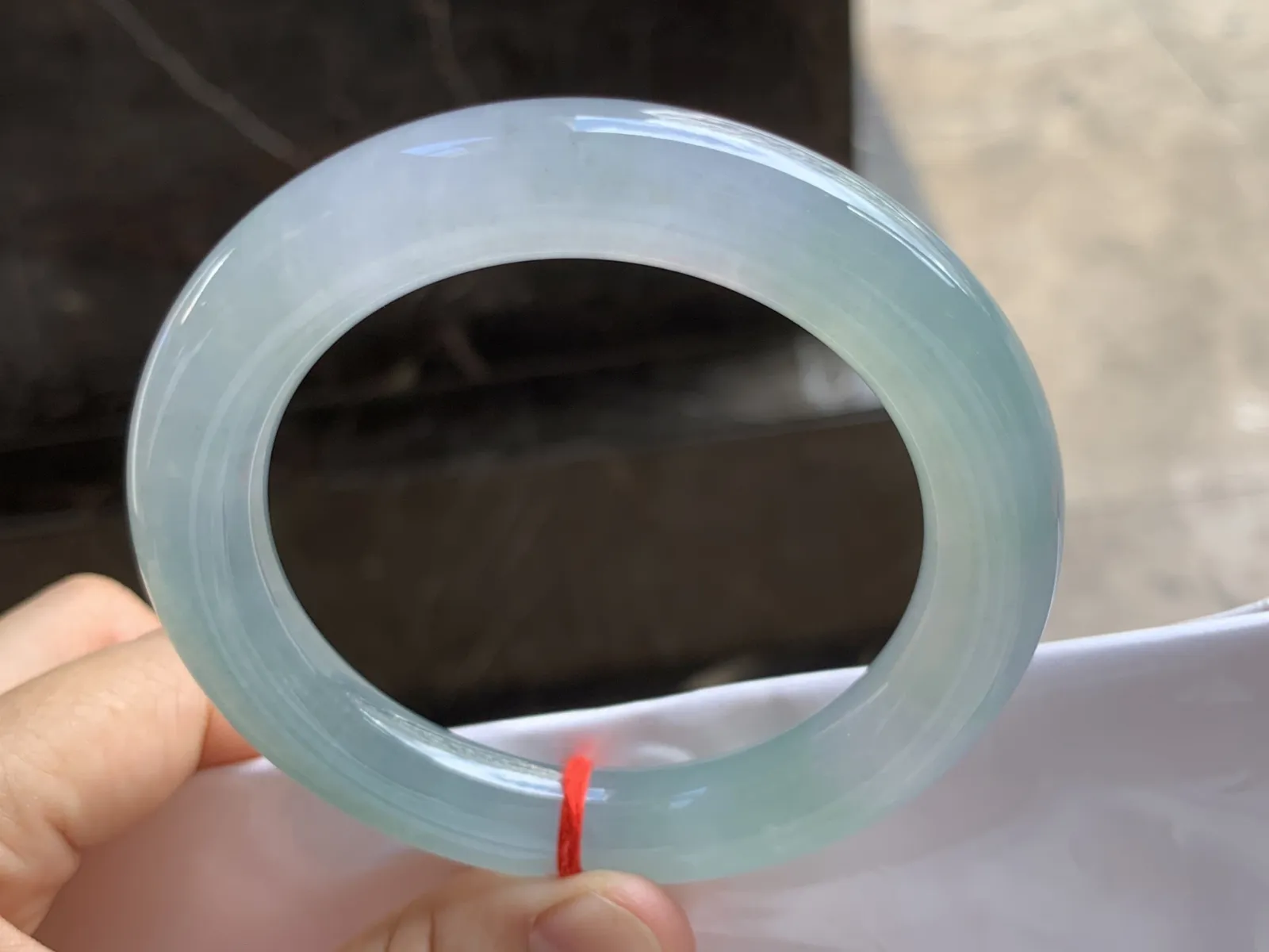 56-11.2mm
冰种带底色圆条手镯 冰透莹润 底色漂亮