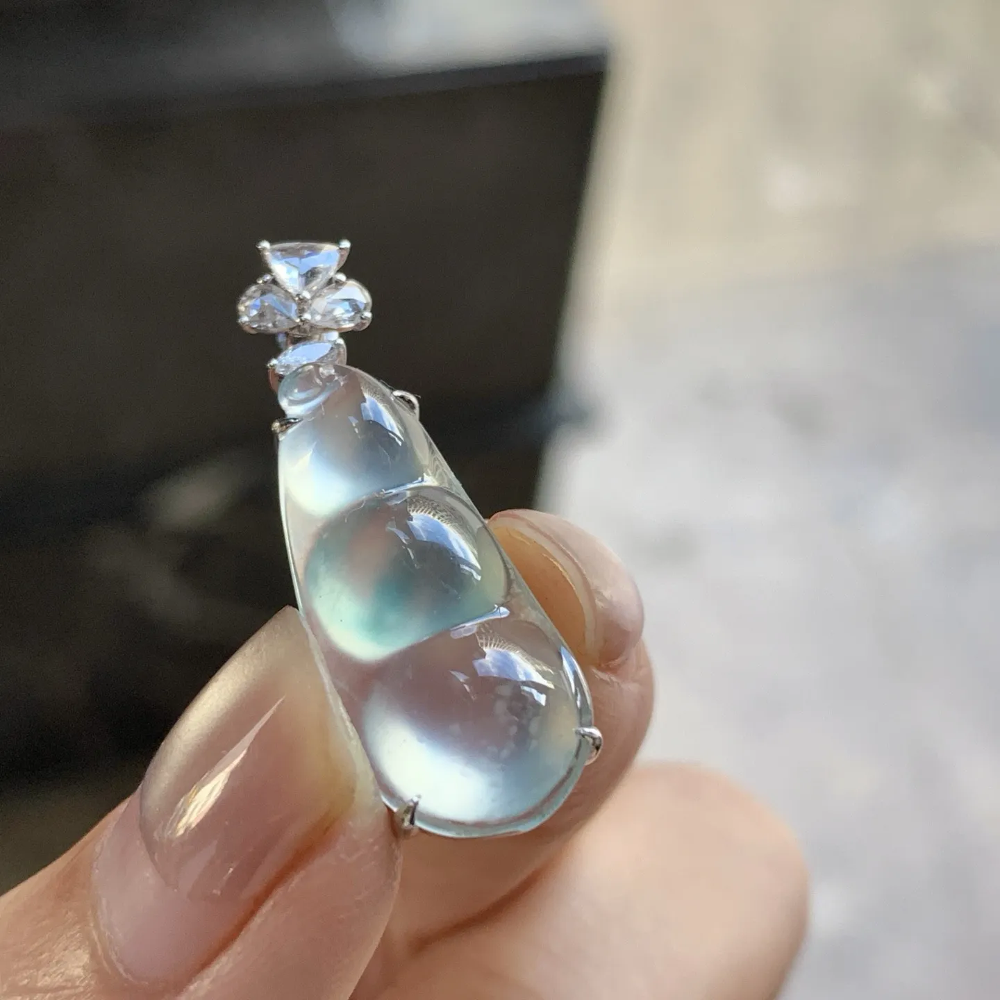 金钻镶嵌高冰蓝花豆子^_^荧光十足 透亮水润