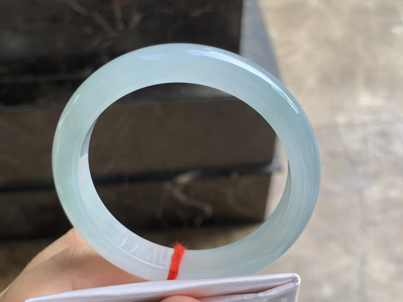 54-10.8-8.2mm
冰种手镯 冰透光泽 水润