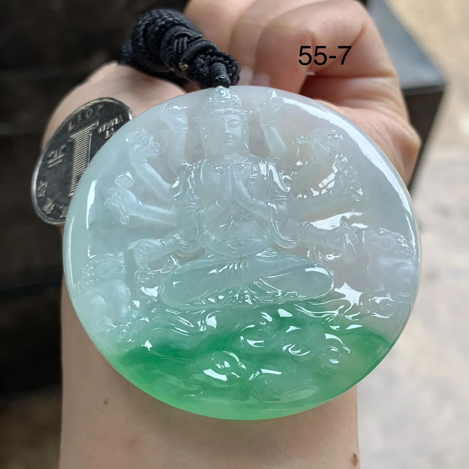 带色千手观音^_^颜色鲜艳 玉质温润