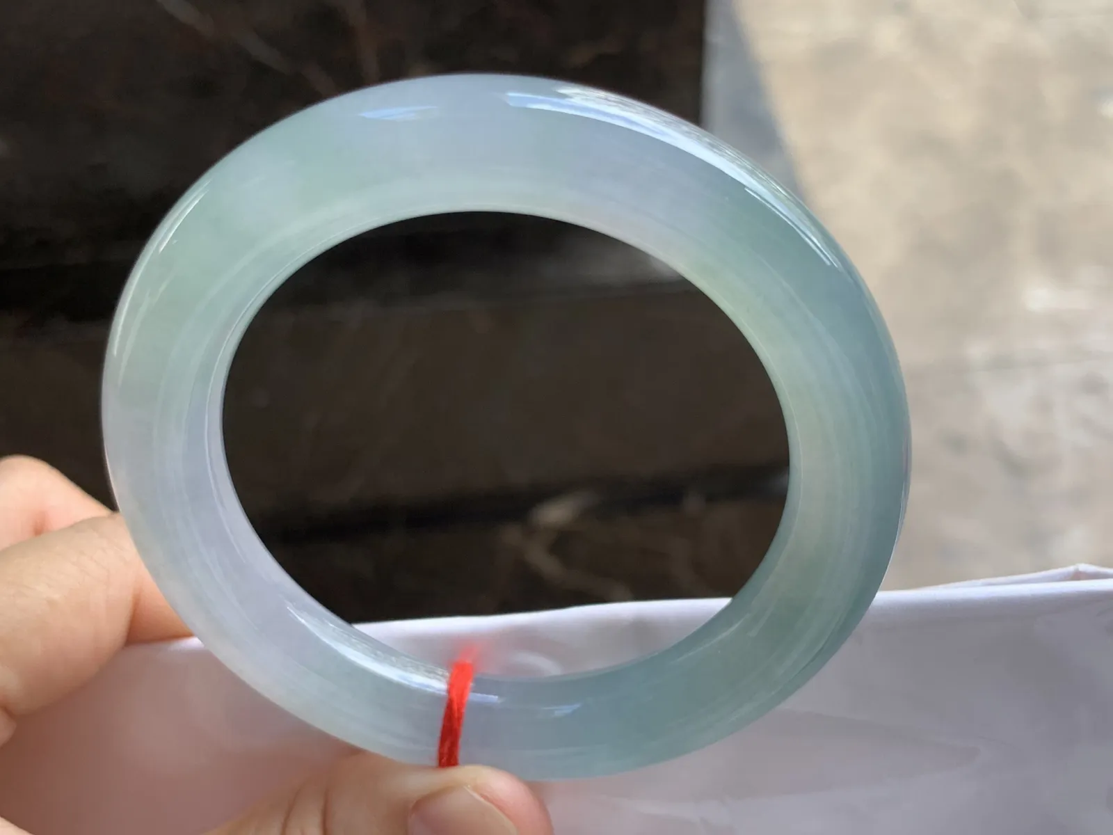 56-11.2mm
冰种带底色圆条手镯 冰透莹润 底色漂亮
