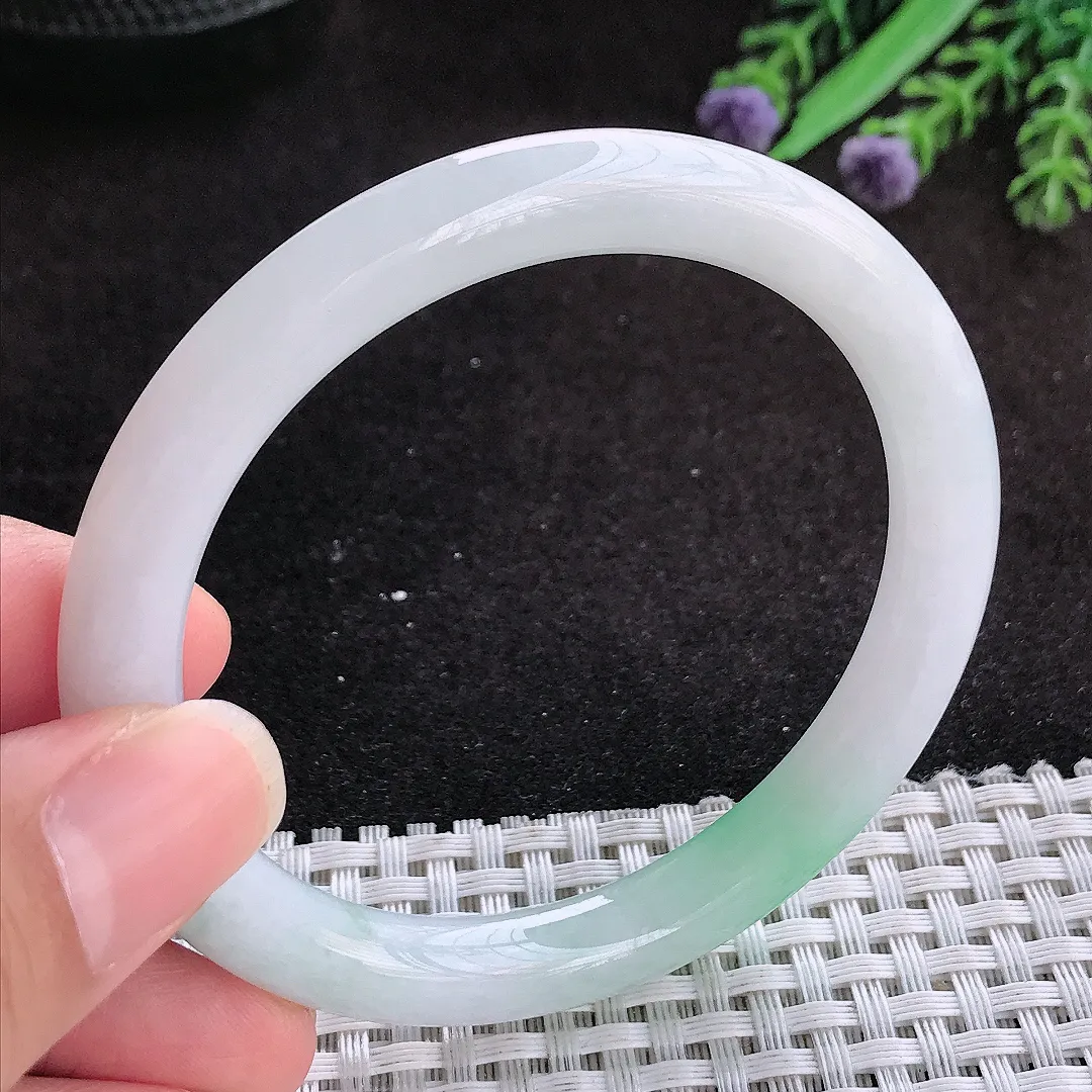 自然光55.5/8.2/8.3老坑秀气冰润飘阳绿圆条手镯玉镯子美人镯手环