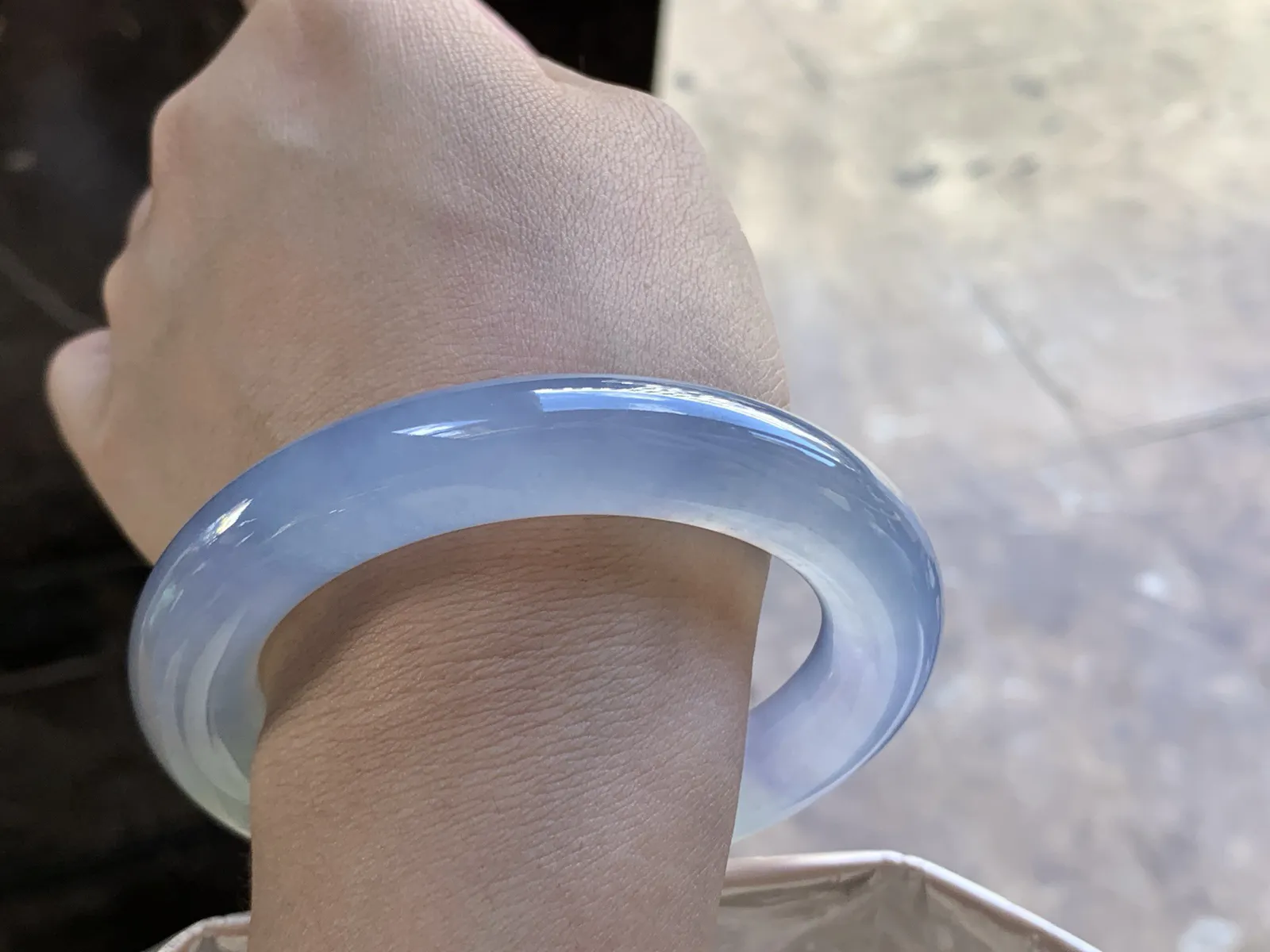 58.5–12.5

冰紫圆条手镯^_^种老 强荧光