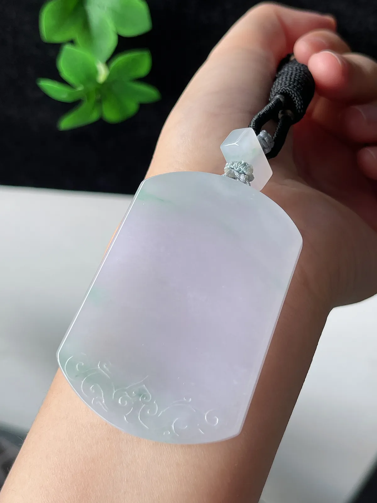 翡翠飘绿仿古无事牌吊坠