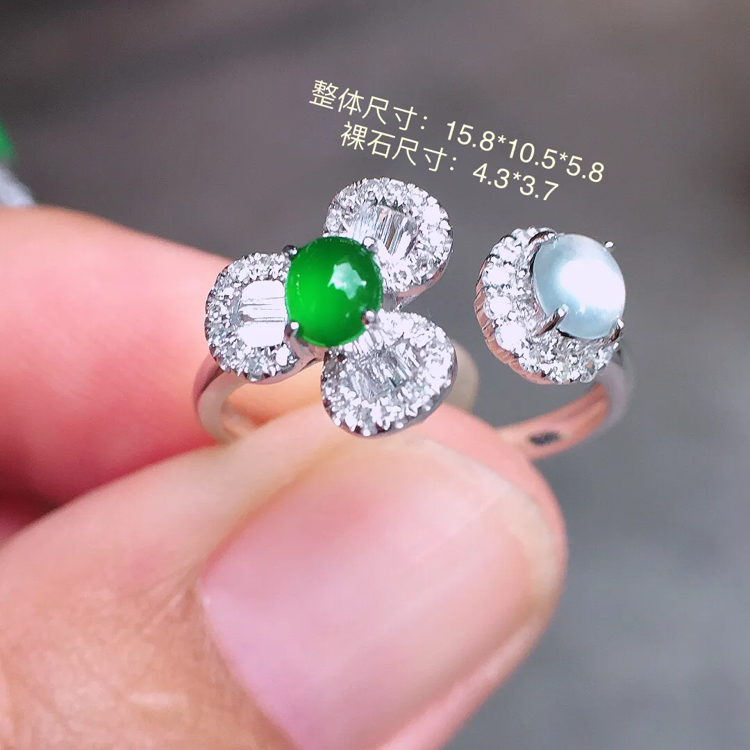 （冰+绿）二合一戒指，色泽均匀艳丽，玉质细腻，荧光感超
强，饱满圆润，尽显优雅气质，18k
金豪华镶嵌