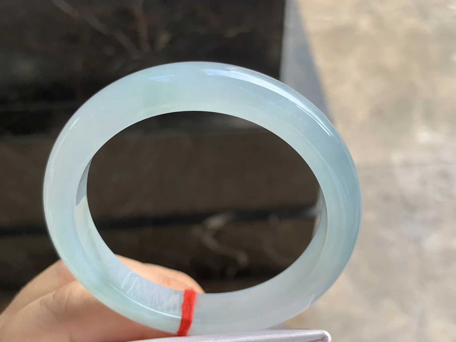 54-10.8-8.2mm
冰种手镯 冰透光泽 水润