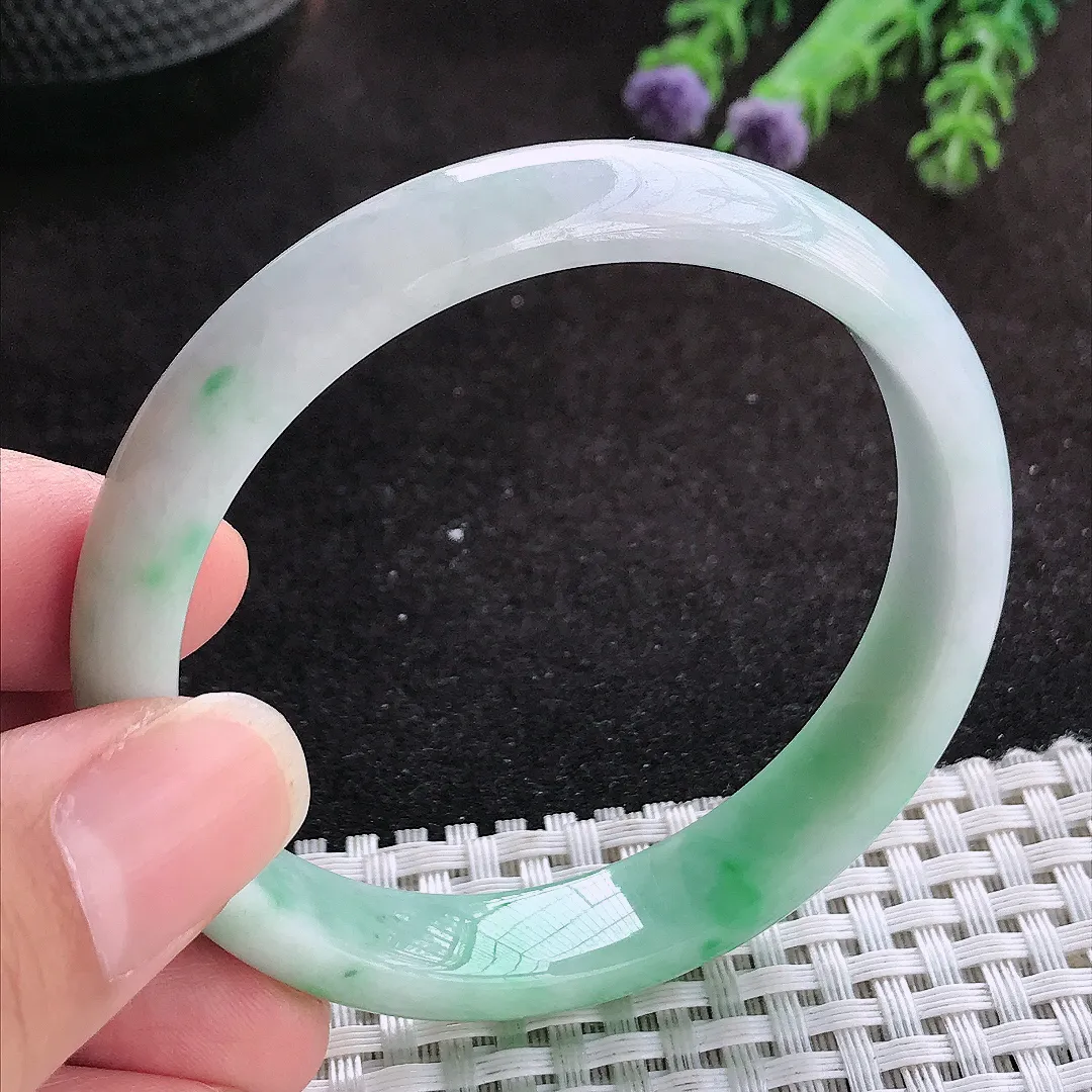 自然光54.5/11.2/6.3老坑秀气飘绿手镯玉镯子美人镯手环
