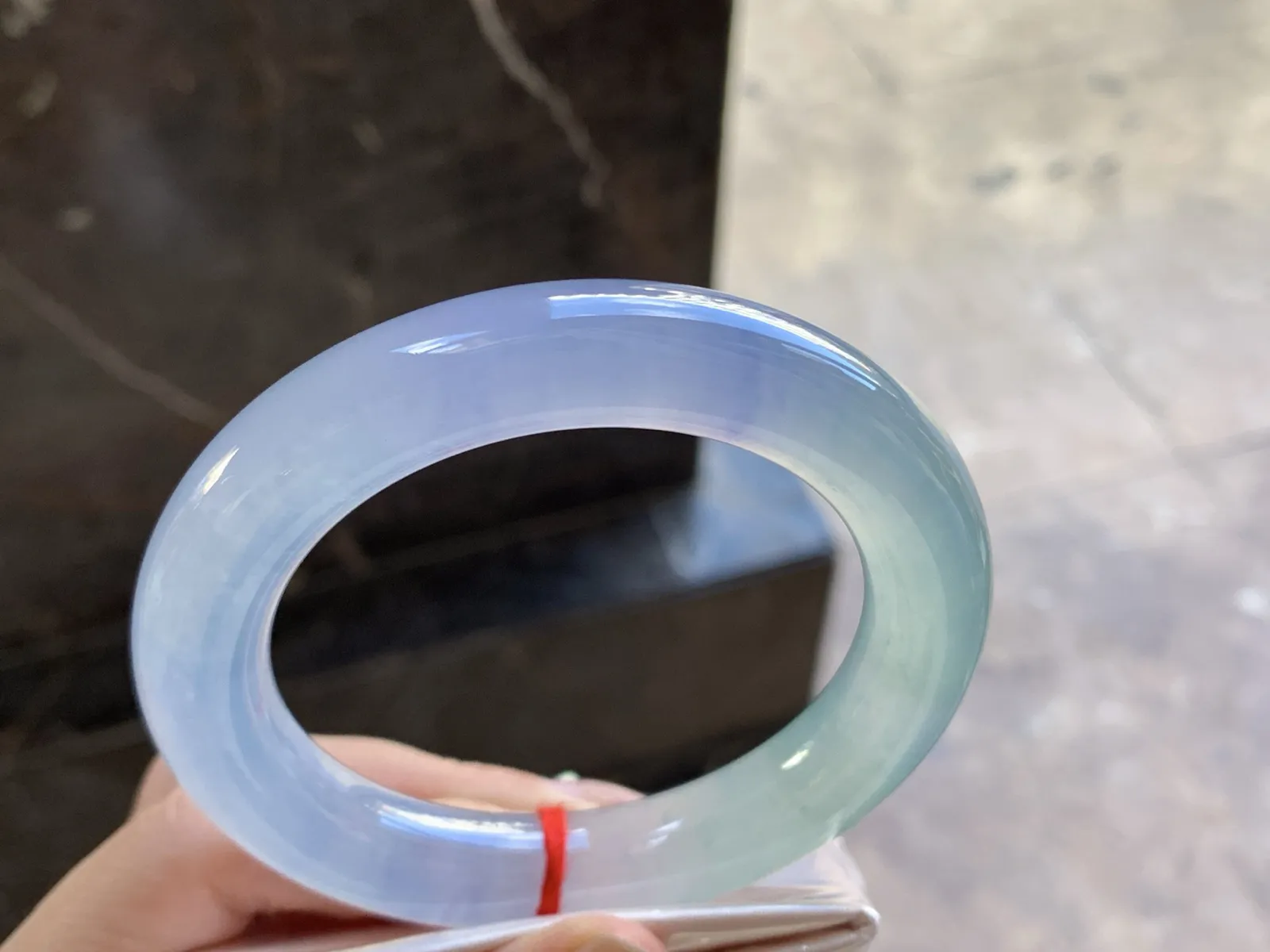 58.5–12.5

冰紫圆条手镯^_^种老 强荧光