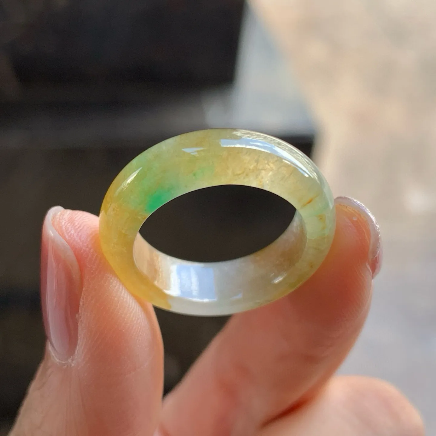 冰黄加绿指环^_^冰透 种水足 颜色鲜艳