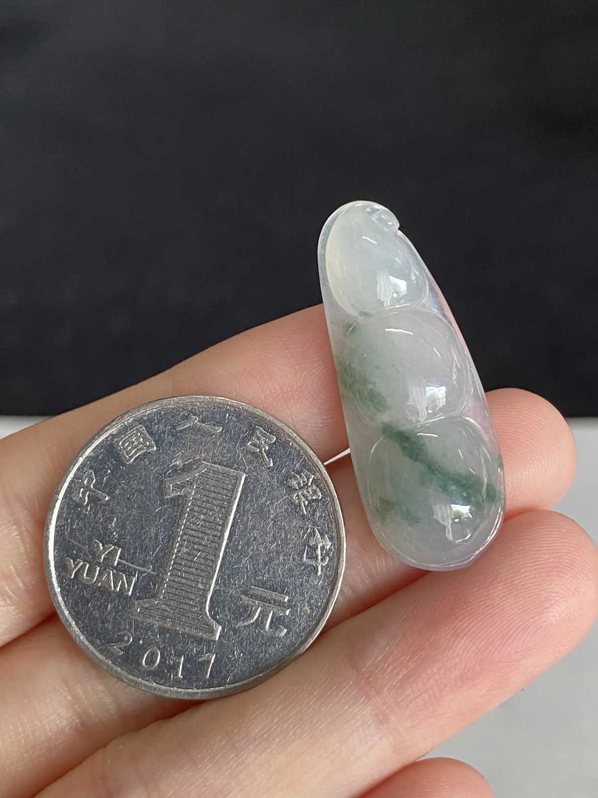 冰种翡翠，冰飘绿花四季豆，胶润冰透厚装