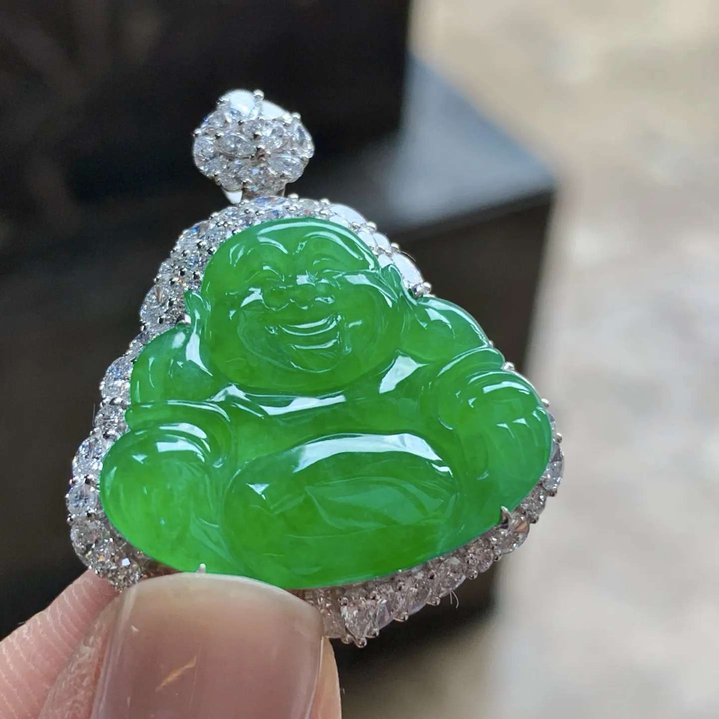 金钻镶嵌辣绿色佛公