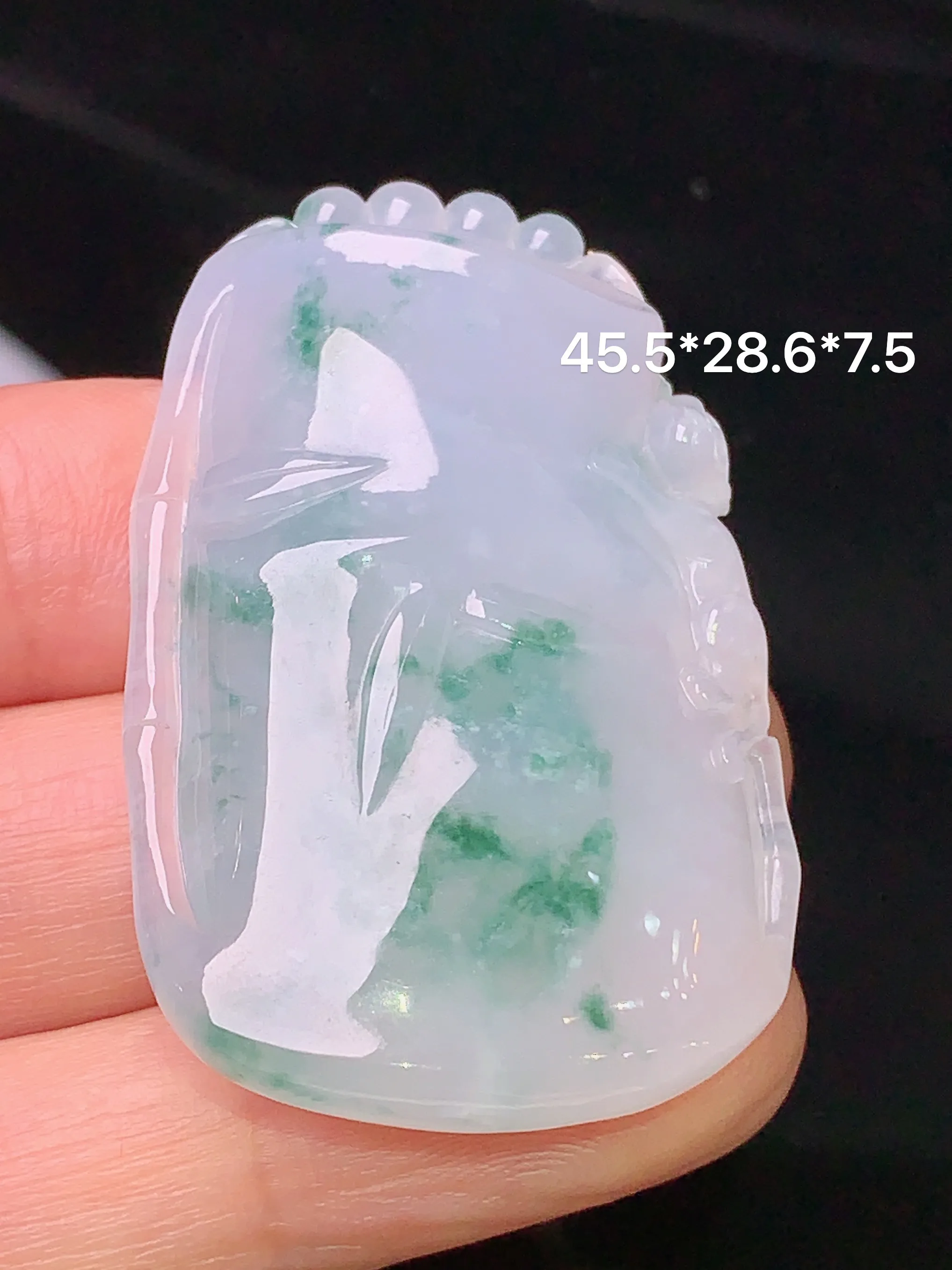 飘绿竹节吊坠 玉质细腻 色泽清新艳丽 整体尺寸45.5*28.6*7.5