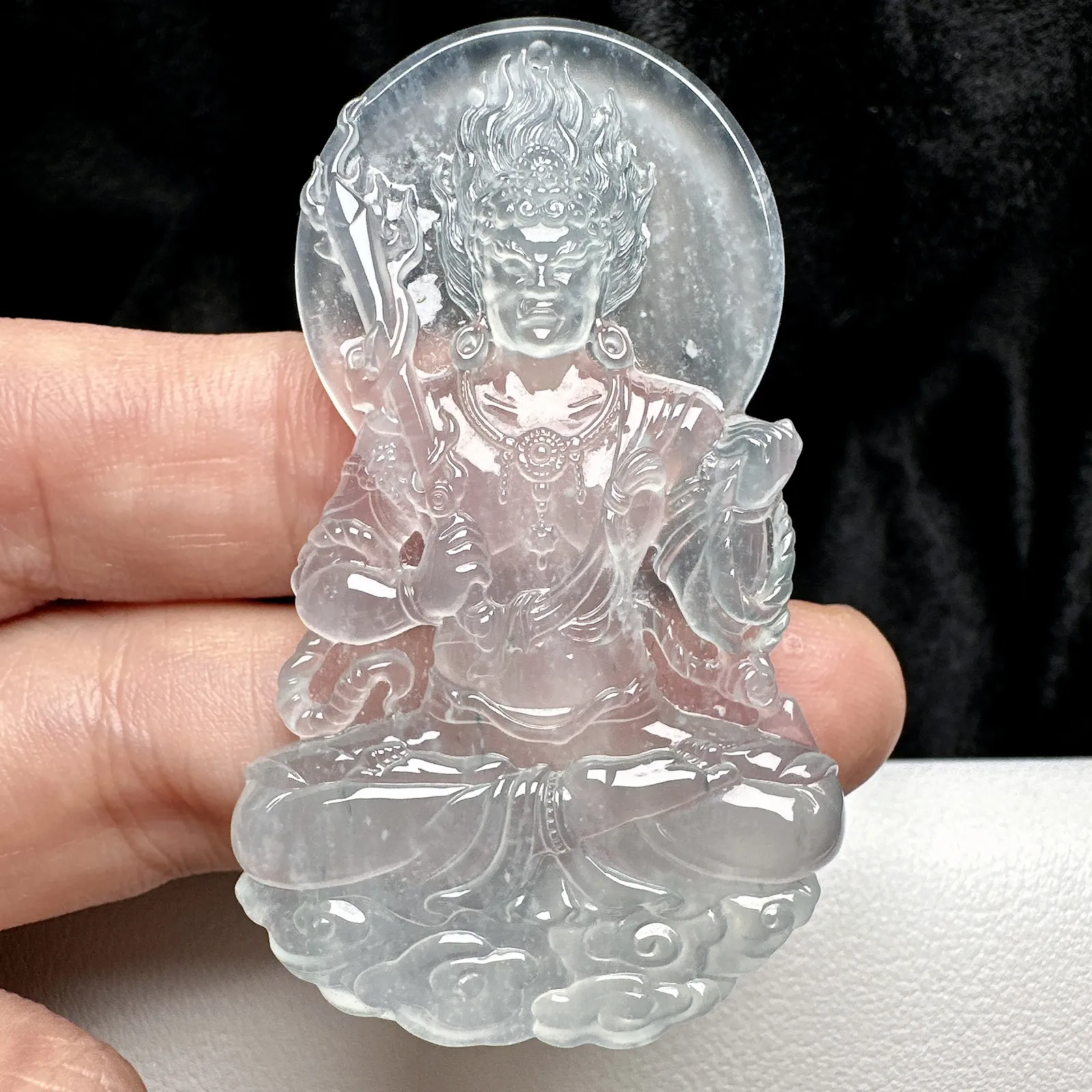 【冰种不动明王吊坠】质地细腻，冰胶感明显。生肖鸡的守护神。佩戴合适。品质上佳