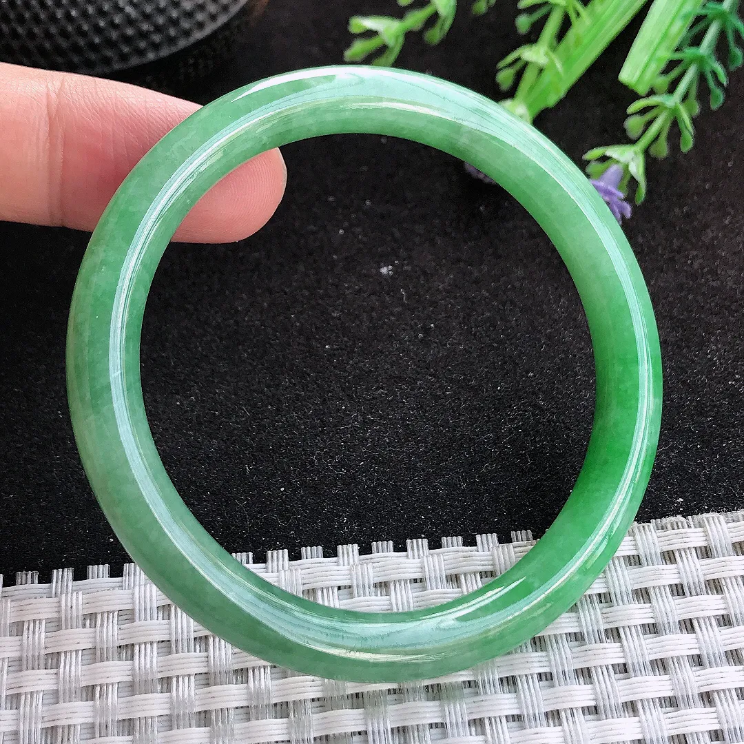 自然光53/7.5/7.4老坑精美辣阳绿满绿圆条手镯玉镯子美人镯手环