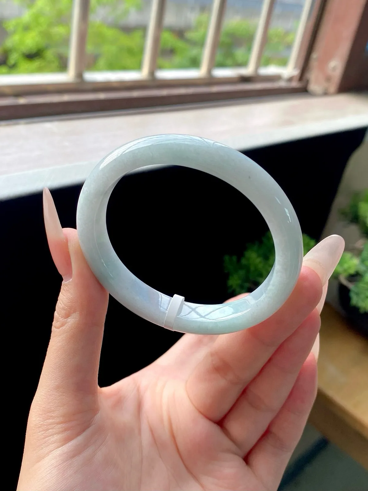 淡果绿乌鸡贵妃成品（完美）
HYY-9424
⭕️54-10.6-7.7
短径47.2mm