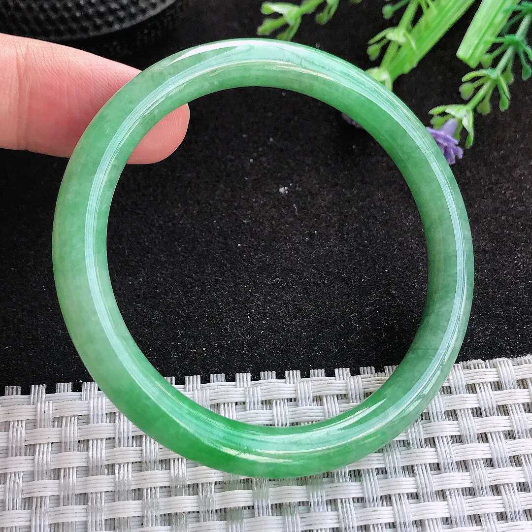 自然光53/7.5/7.4老坑精美辣阳绿满绿圆条手镯玉镯子美人镯手环