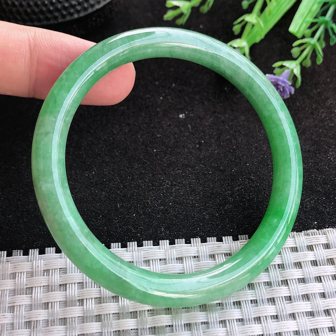 自然光53/7.5/7.4老坑精美辣阳绿满绿圆条手镯玉镯子美人镯手环