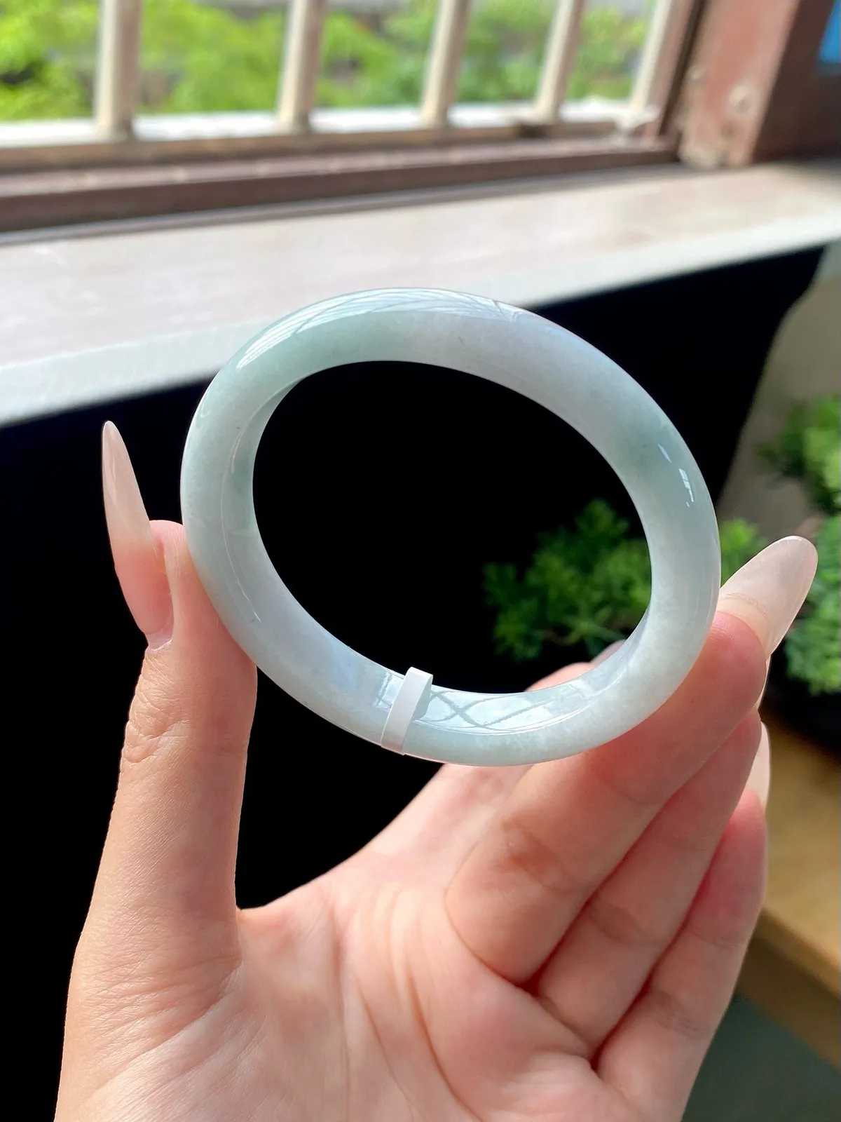 淡果绿乌鸡贵妃成品（完美）
HYY-9424
⭕️54-10.6-7.7
短径47.2mm