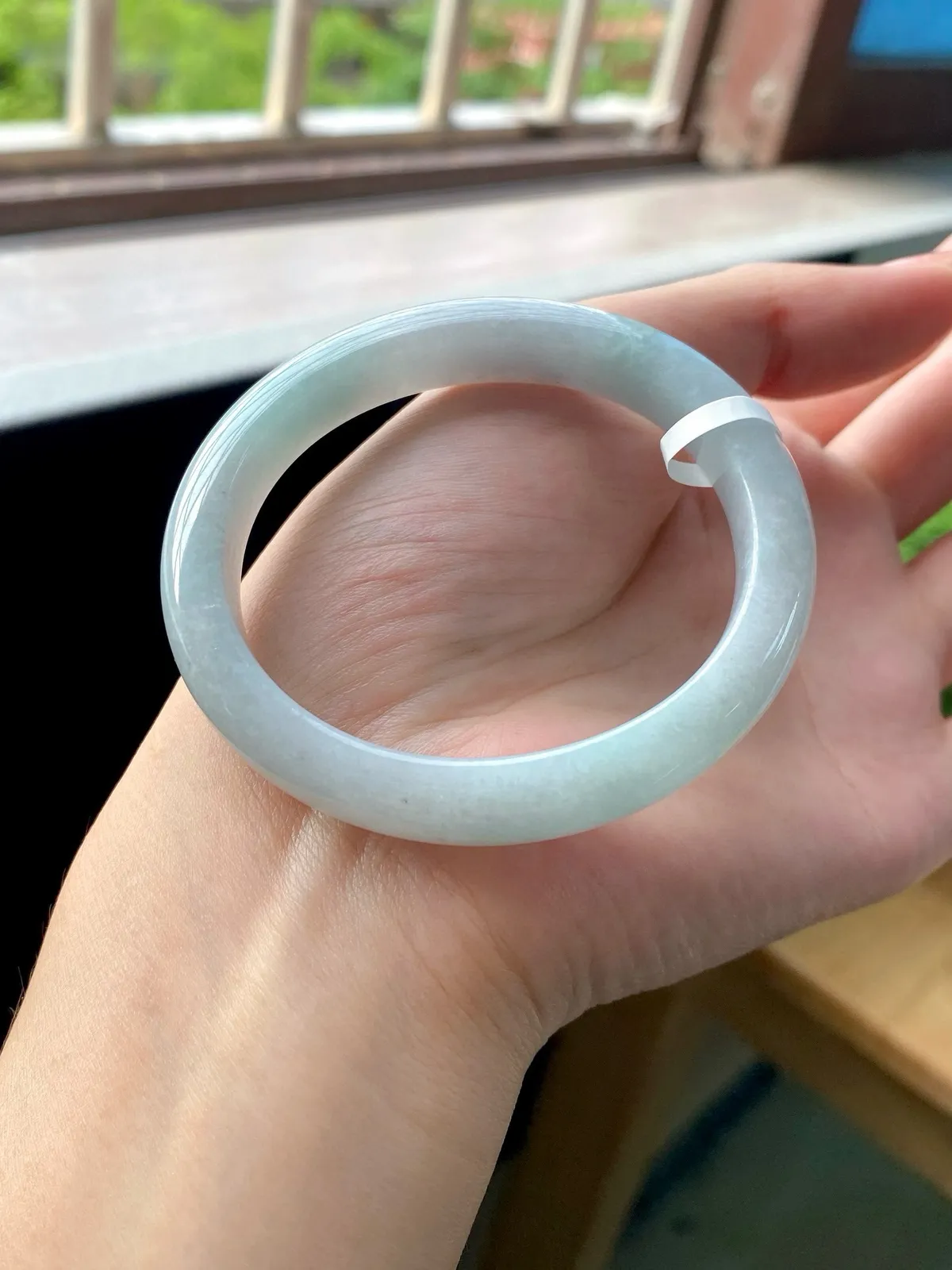 淡果绿乌鸡贵妃成品（完美）
HYY-9424
⭕️54-10.6-7.7
短径47.2mm