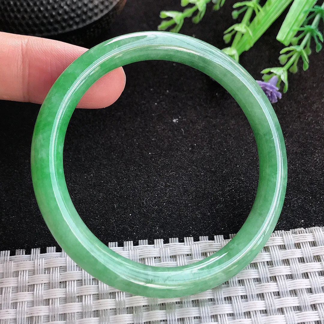 自然光53/7.5/7.4老坑精美辣阳绿满绿圆条手镯玉镯子美人镯手环