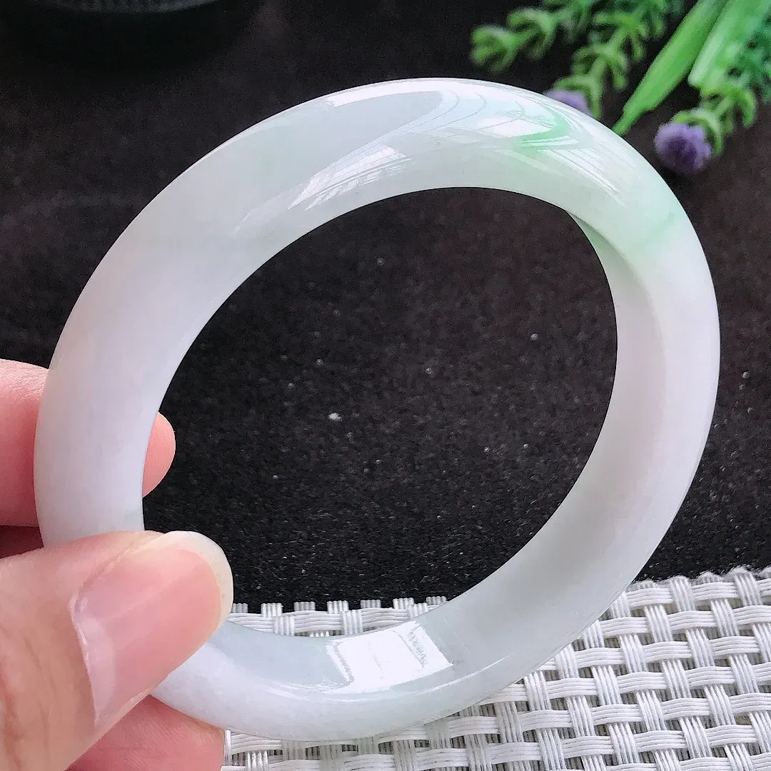 自然光57/12.8/9老坑精美温润飘花手镯玉镯子美人镯手环