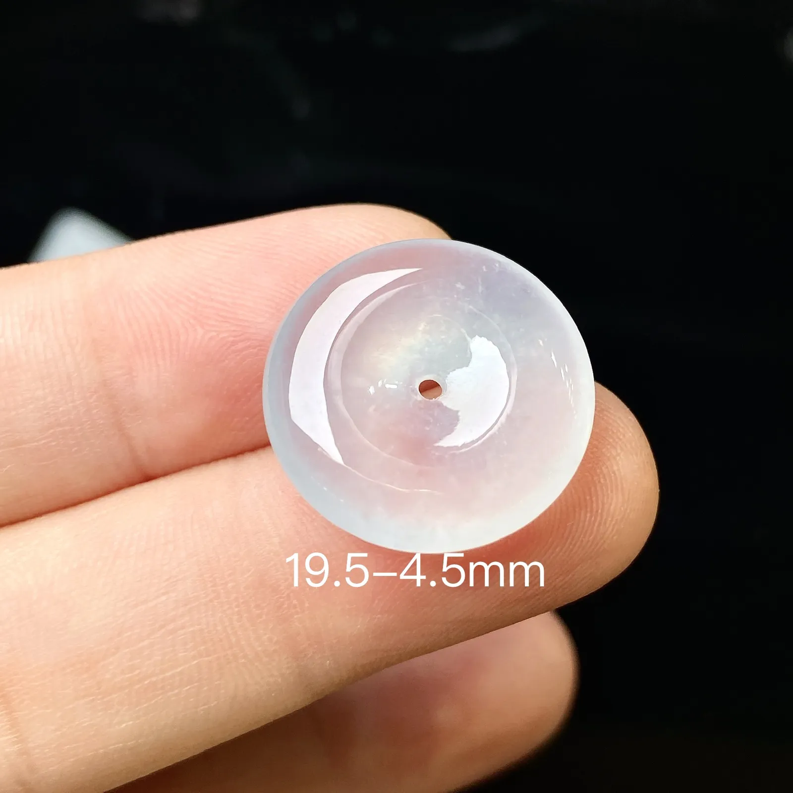 冰种平安扣，冰冰润润，玉质细腻，种水足 尺寸19.5*4.5