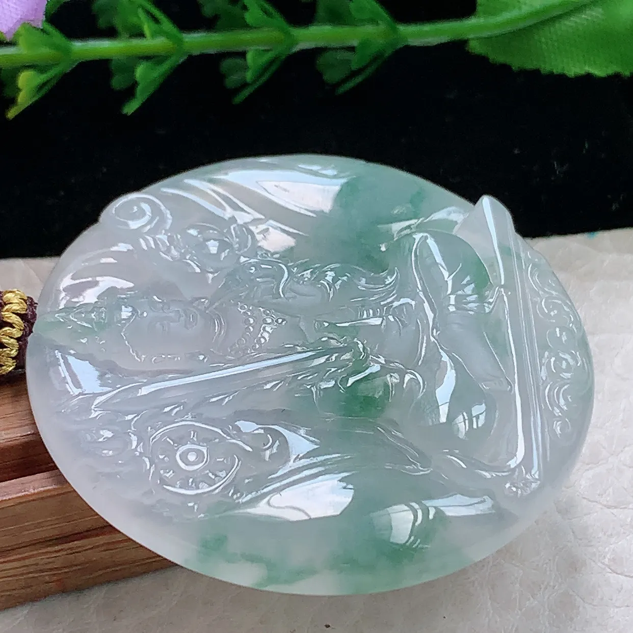 qxm实拍47*5.8缅甸翡翠冰飘花虚空藏菩萨玉吊坠生肖守护神