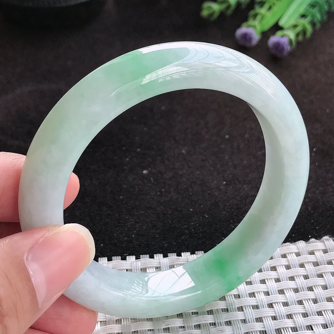 自然光55.5/12.5/9.3老坑秀气温润飘绿手镯玉镯子美人镯手环