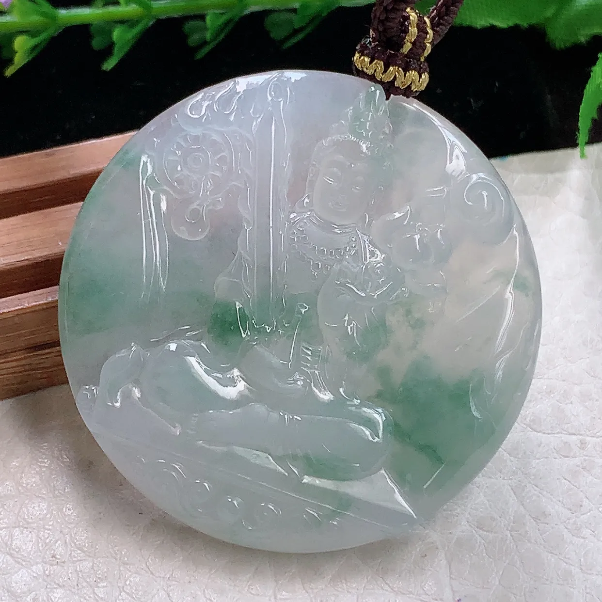qxm实拍47*5.8缅甸翡翠冰飘花虚空藏菩萨玉吊坠生肖守护神
