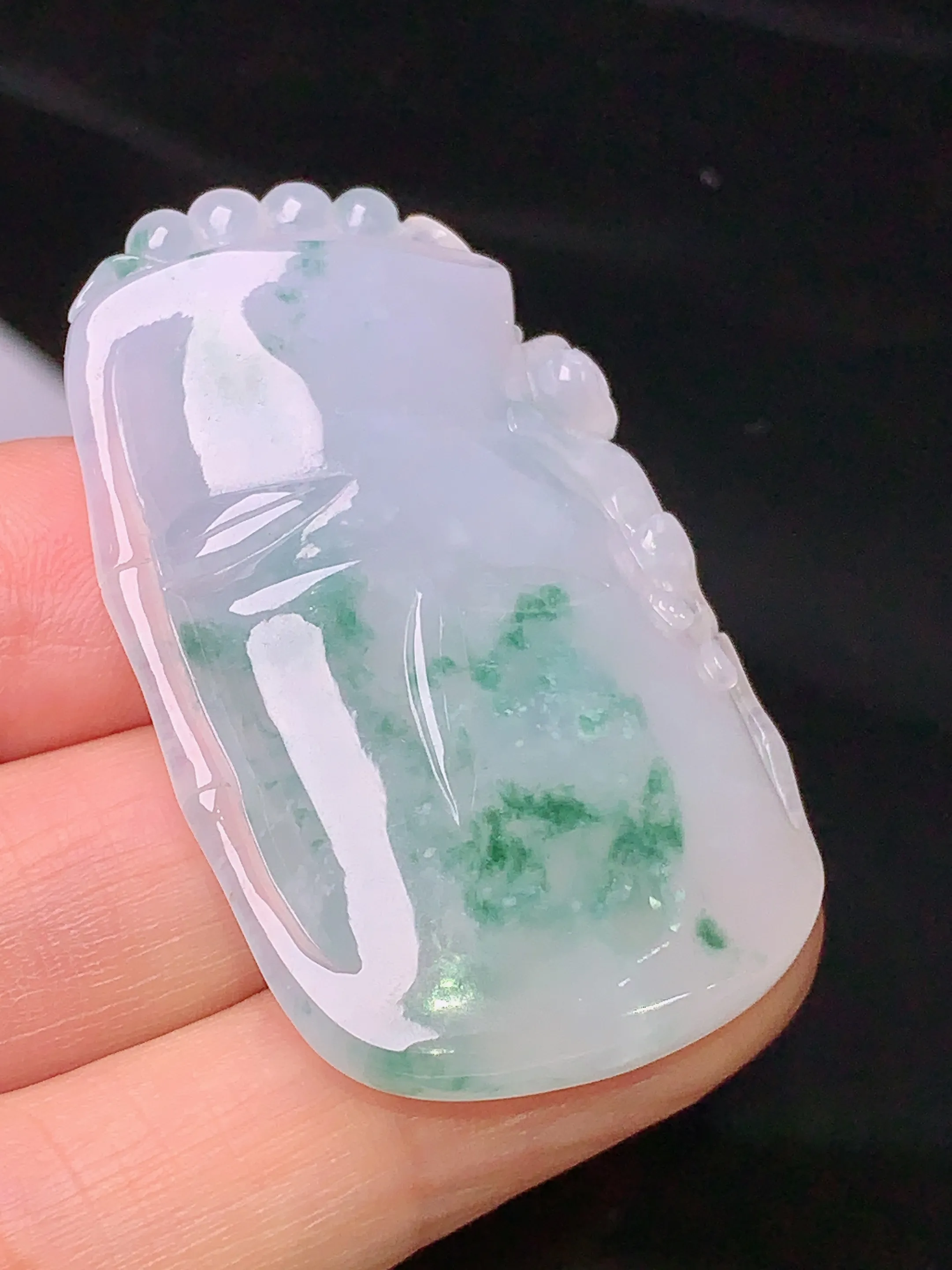飘绿竹节吊坠 玉质细腻 色泽清新艳丽 整体尺寸45.5*28.6*7.5