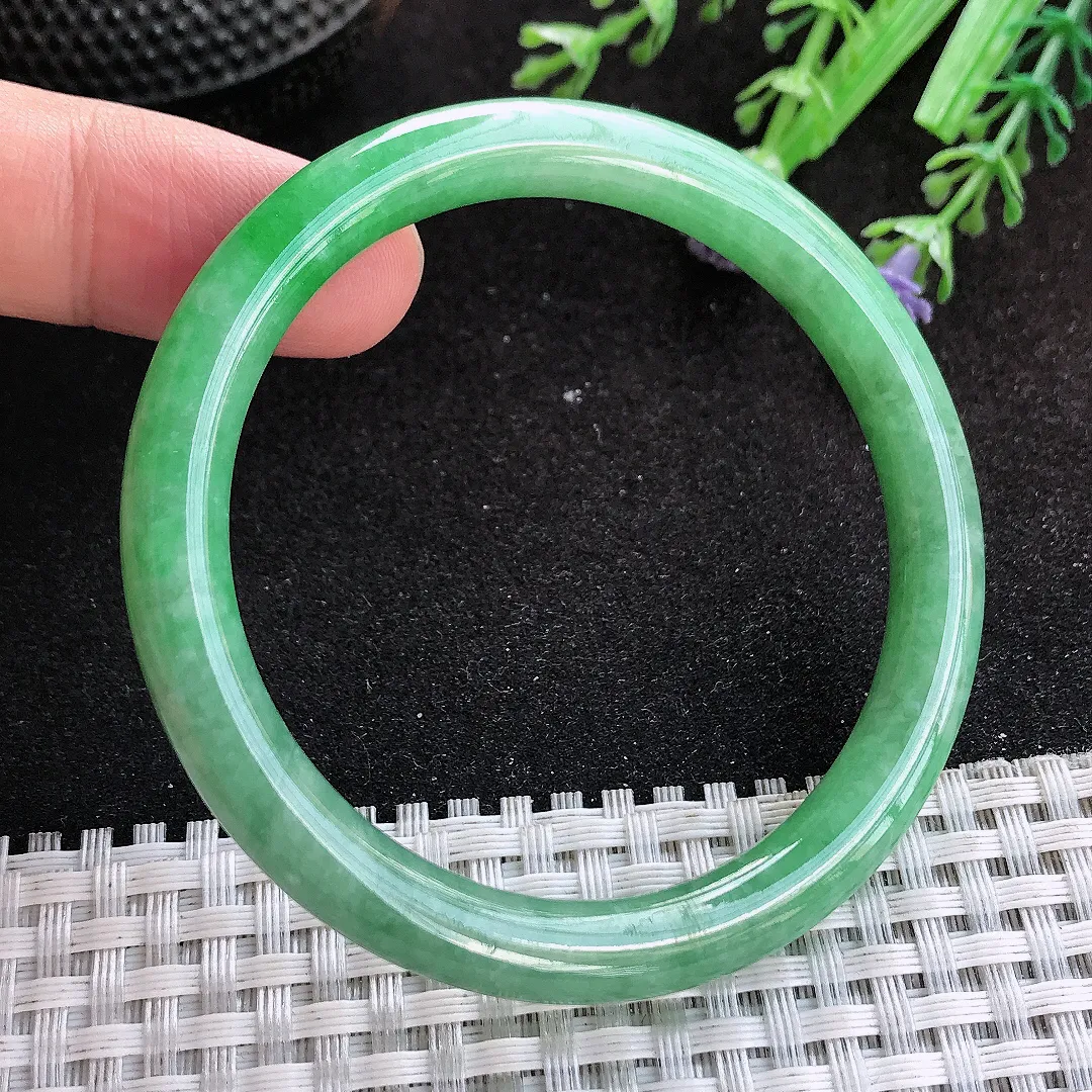 自然光53/7.5/7.4老坑精美辣阳绿满绿圆条手镯玉镯子美人镯手环