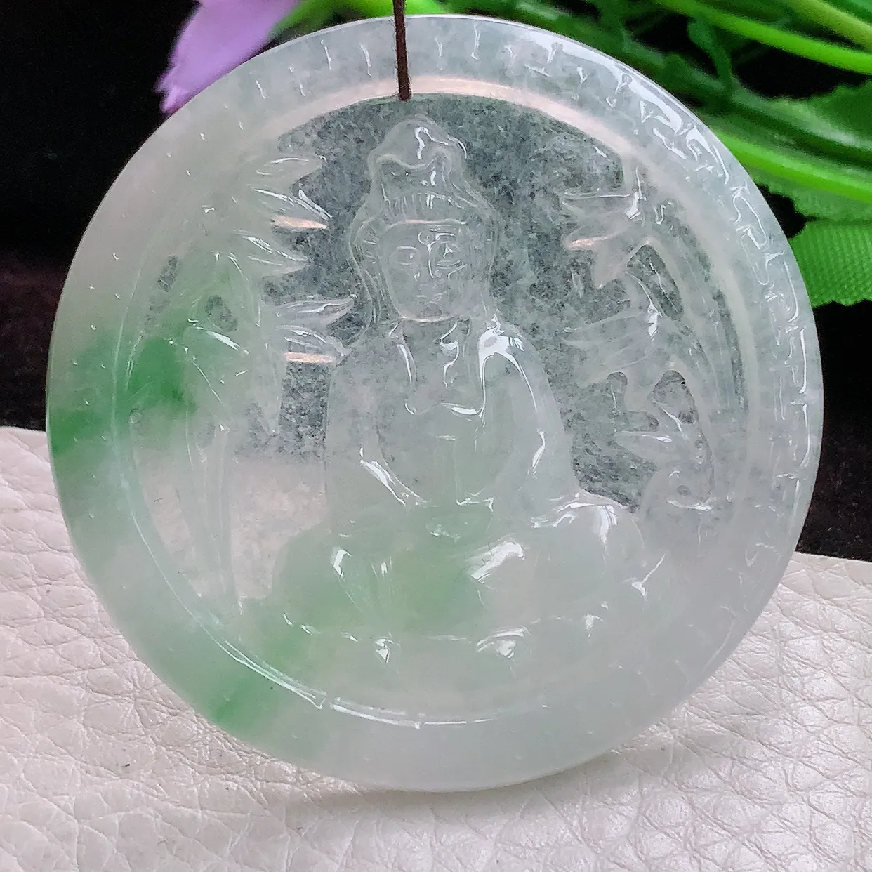 zen实拍53*3.3缅甸翡翠飘A货飘绿山水观音圆牌玉挂件 玉吊坠