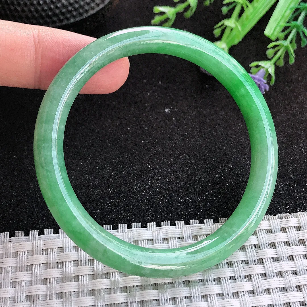 自然光53/7.5/7.4老坑精美辣阳绿满绿圆条手镯玉镯子美人镯手环