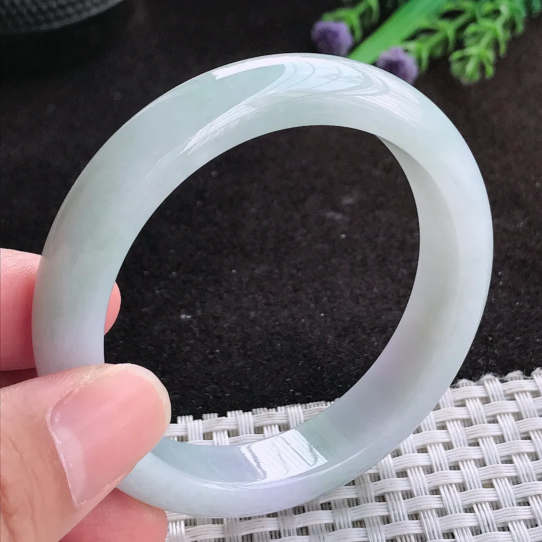 自然光53.5/12.5/7.8老坑精美温润飘绿手镯翡翠玉镯子美人镯手环