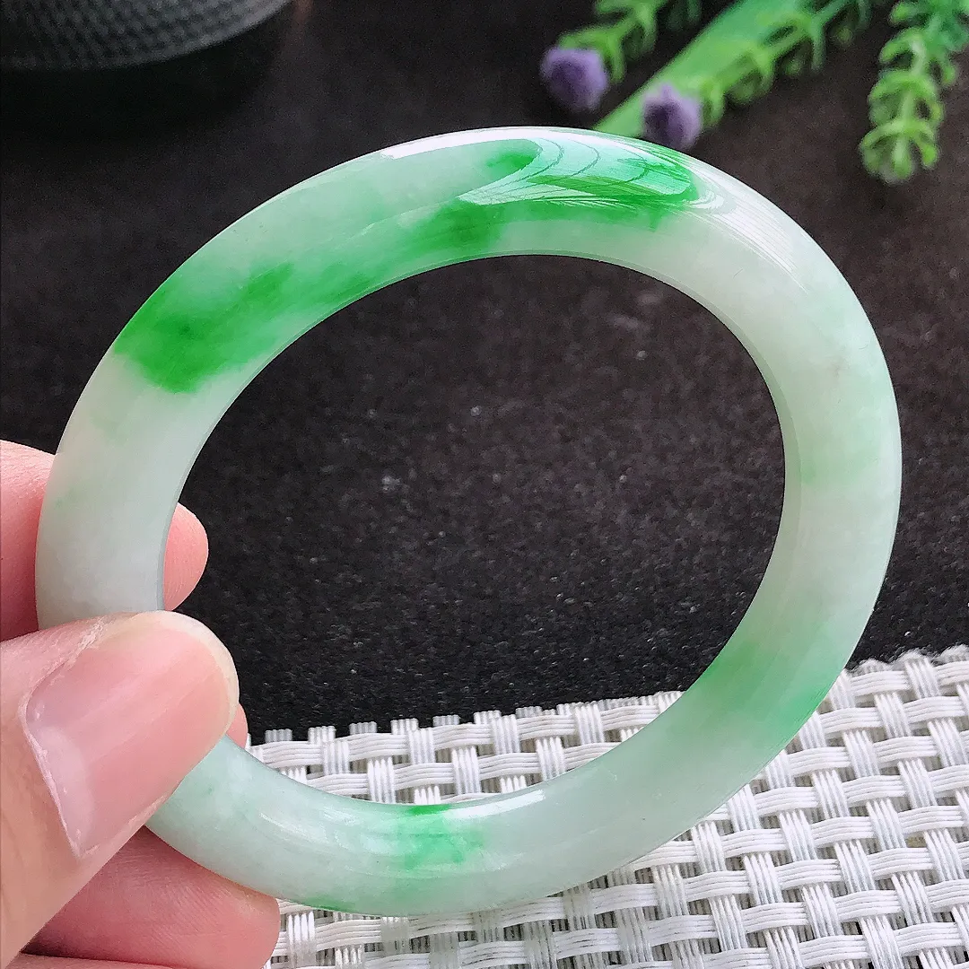 自然光52.5/9.2/9.5老坑精美温润飘阳绿圆条手镯翡翠玉镯子美人镯手环