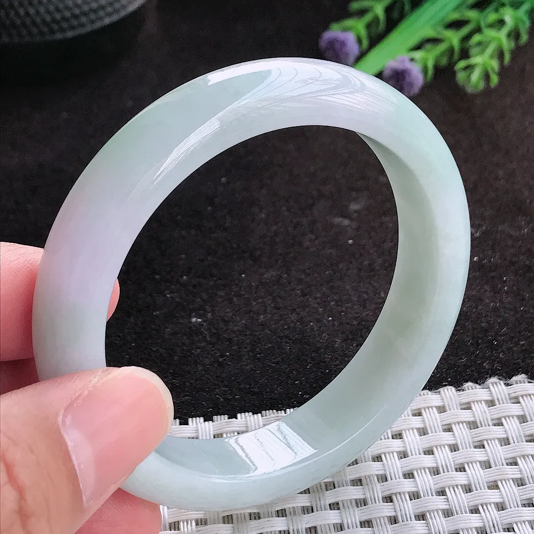 自然光53.5/12.5/7.8老坑精美温润飘绿手镯翡翠玉镯子美人镯手环