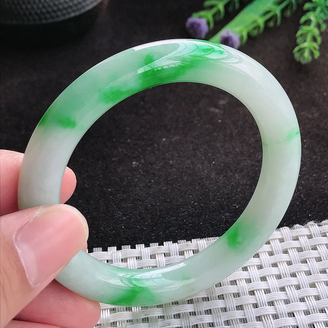 自然光52.5/9.2/9.5老坑精美温润飘阳绿圆条手镯翡翠玉镯子美人镯手环