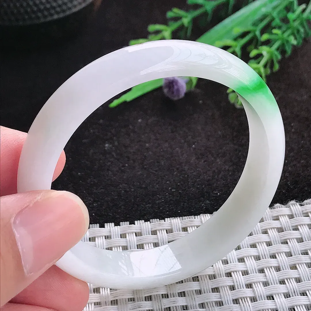 自然光51/11.2/5.9老坑精美温润白底青阳绿手镯翡翠玉镯子小圈口手环