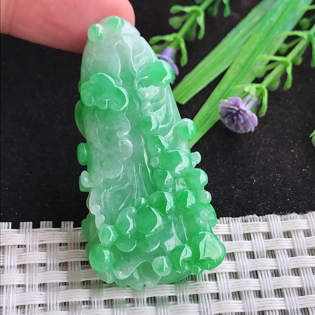 自然光54/26.5/10老坑精美冰润飘阳绿白菜挂件翡翠百财吊坠百搭