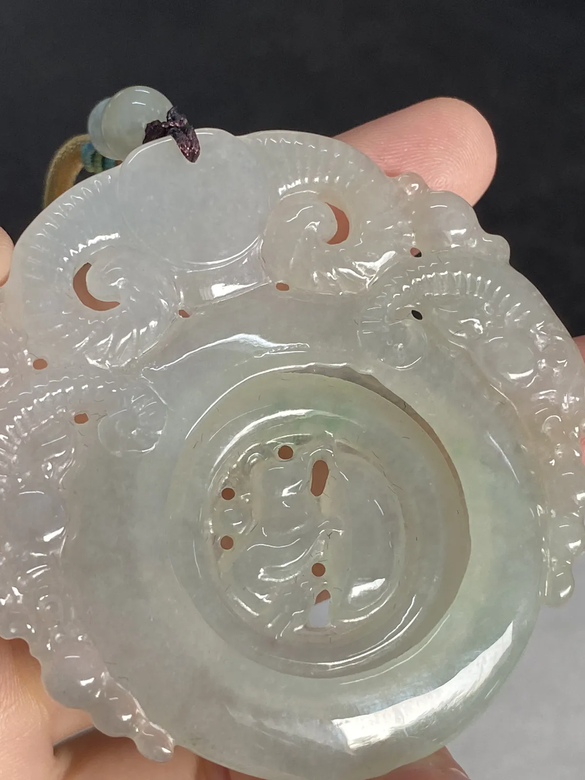 翡翠瑞兽，配珠未测