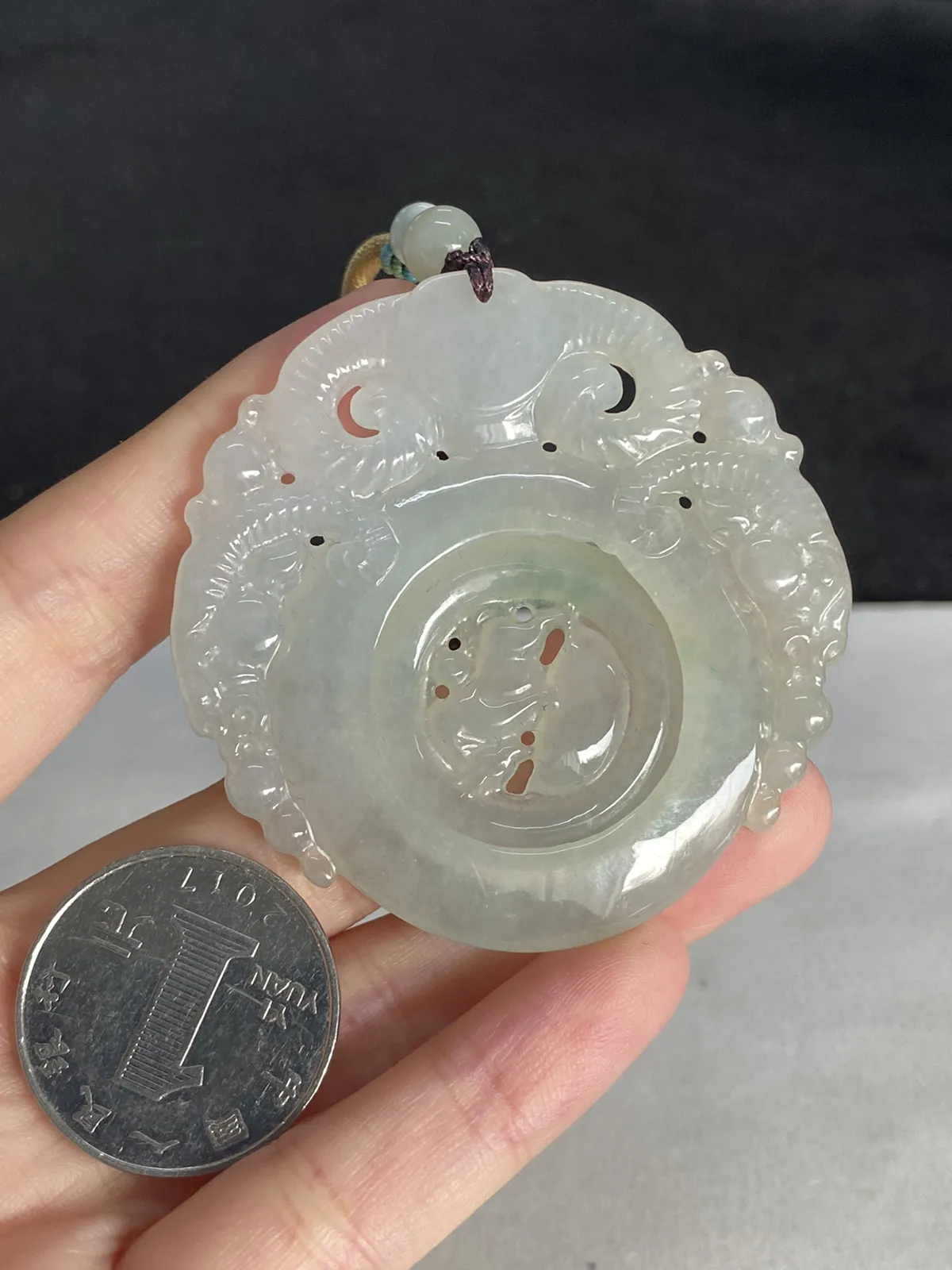 翡翠瑞兽，配珠未测