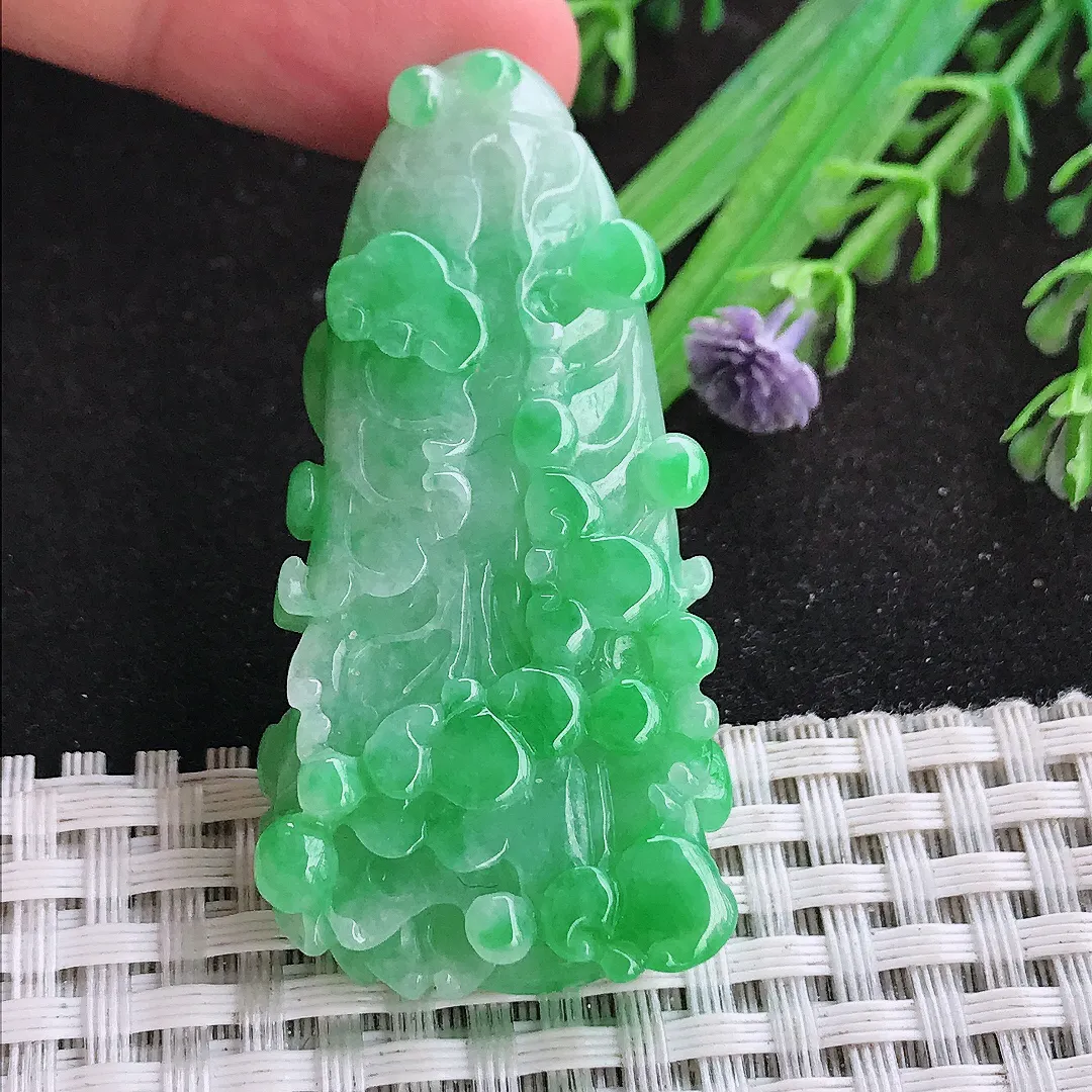 自然光54/26.5/10老坑精美冰润飘阳绿白菜挂件翡翠百财吊坠百搭