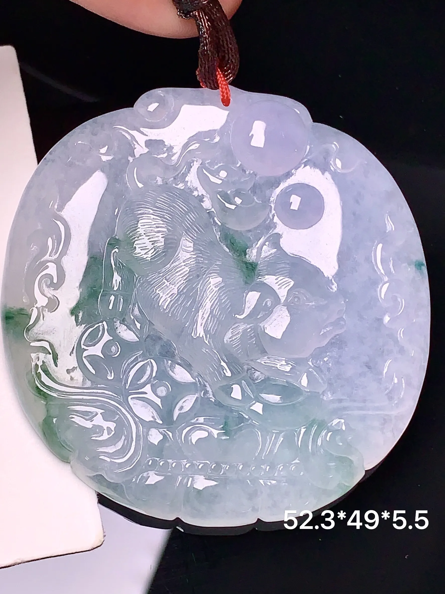 飘绿生肖猪吊坠 玉质细腻 色泽清新艳丽 整体尺寸52.3*49*5.5