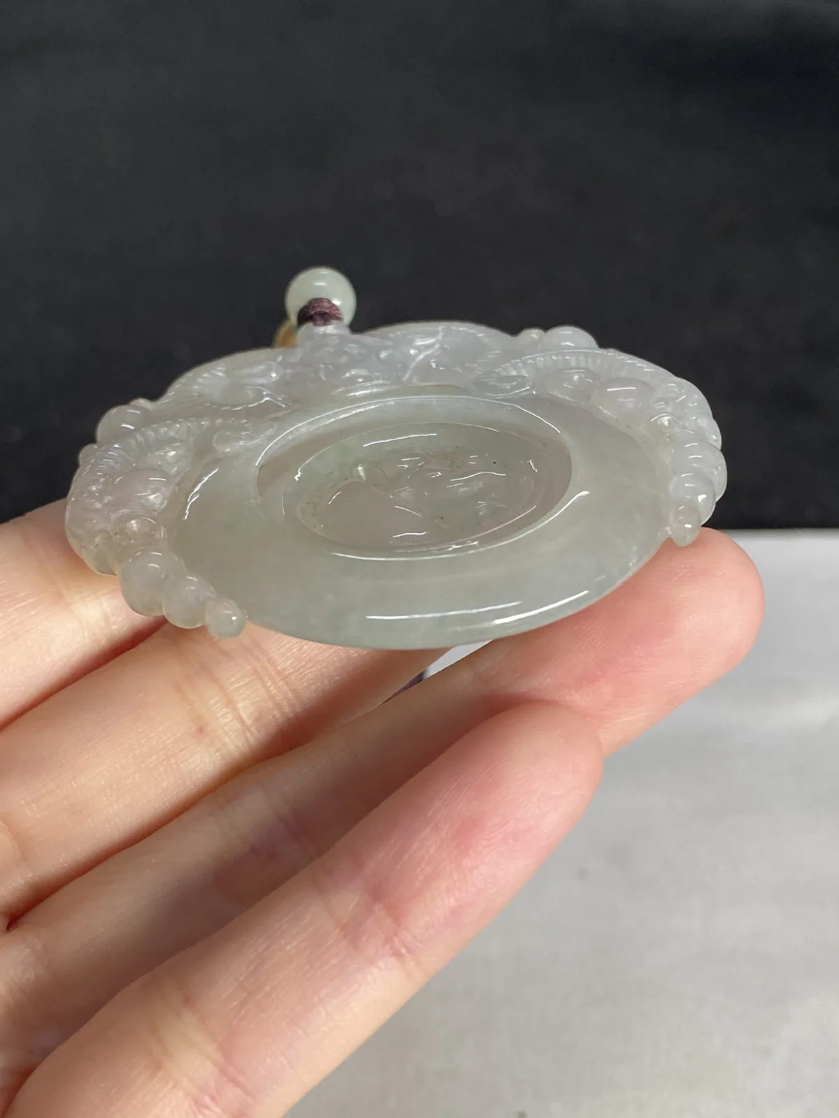 翡翠瑞兽，配珠未测