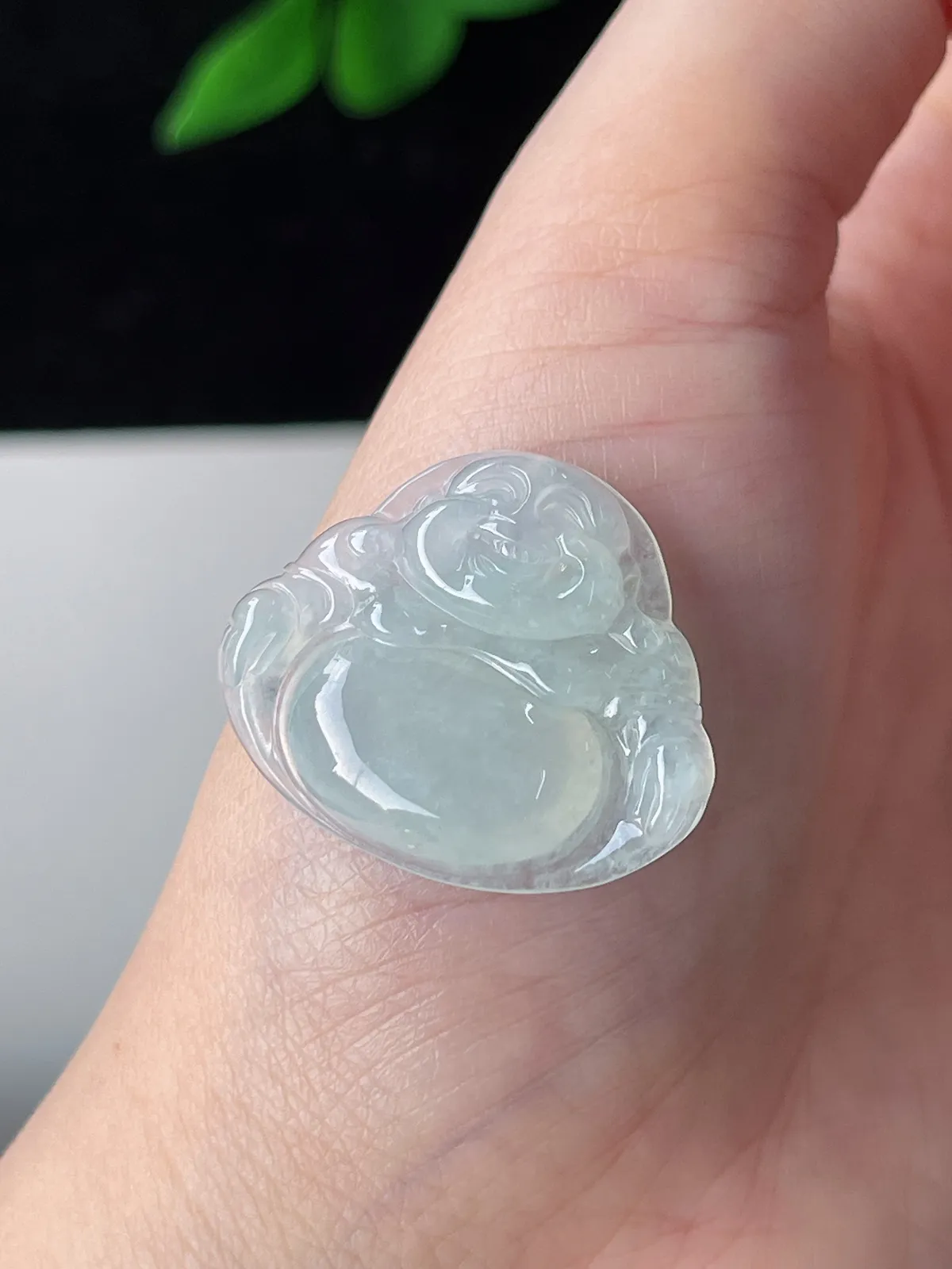 翡翠冰糯种淡绿色吊坠
