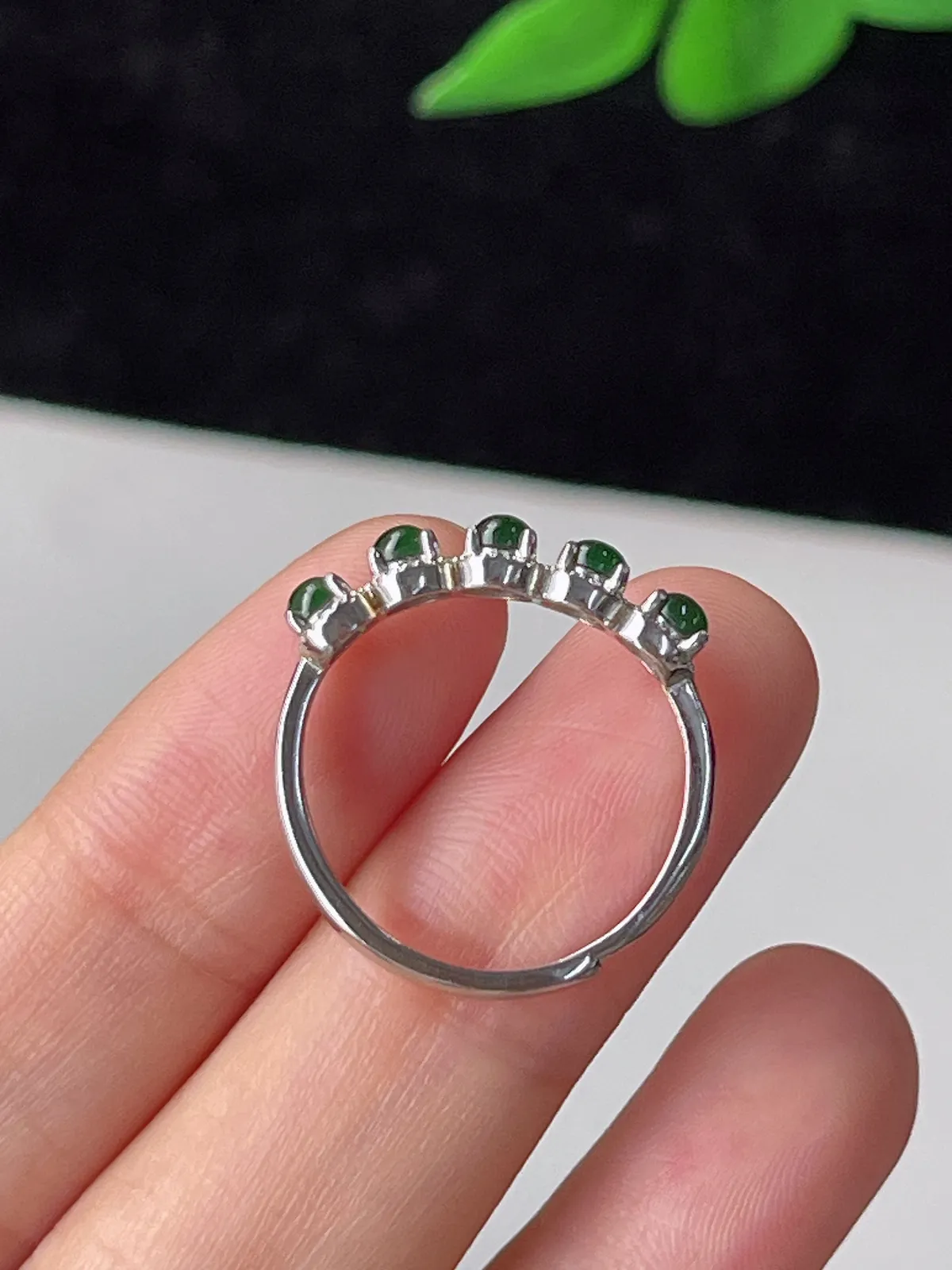 翡翠蛋面排戒戒指